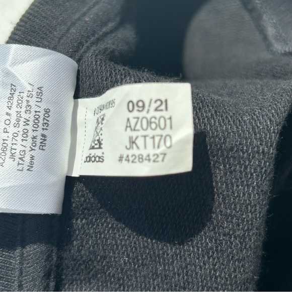 Adidas T Shirt Boys Size L/14 📏 P2P 18” - Picture 5 of 9